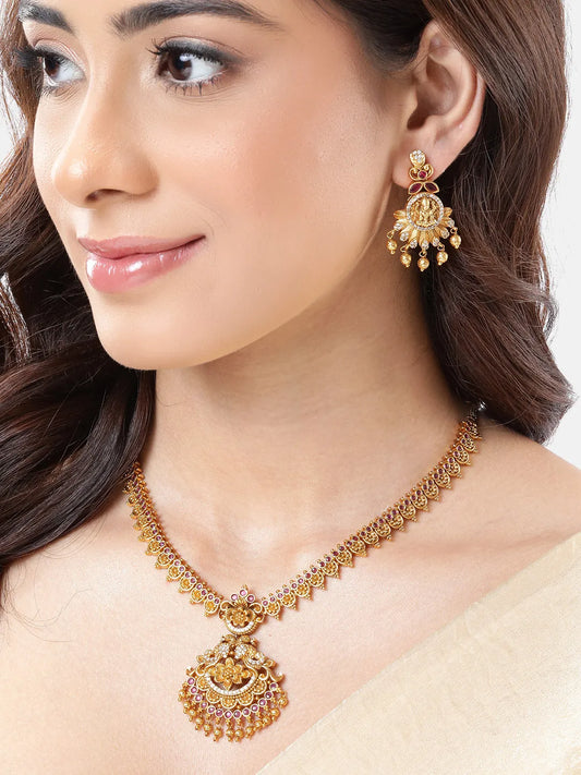 Elegant Floral Design Necklace Set