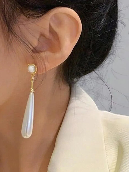 Peora Drop Earrings – Chic Drops for the Modern Woman