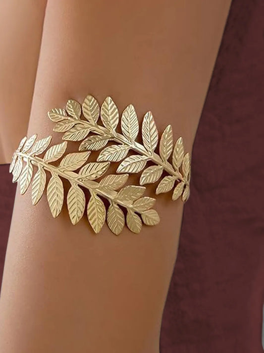 Peora Leaf Design Kada Bracelet – Elegant Nature-Inspired Style