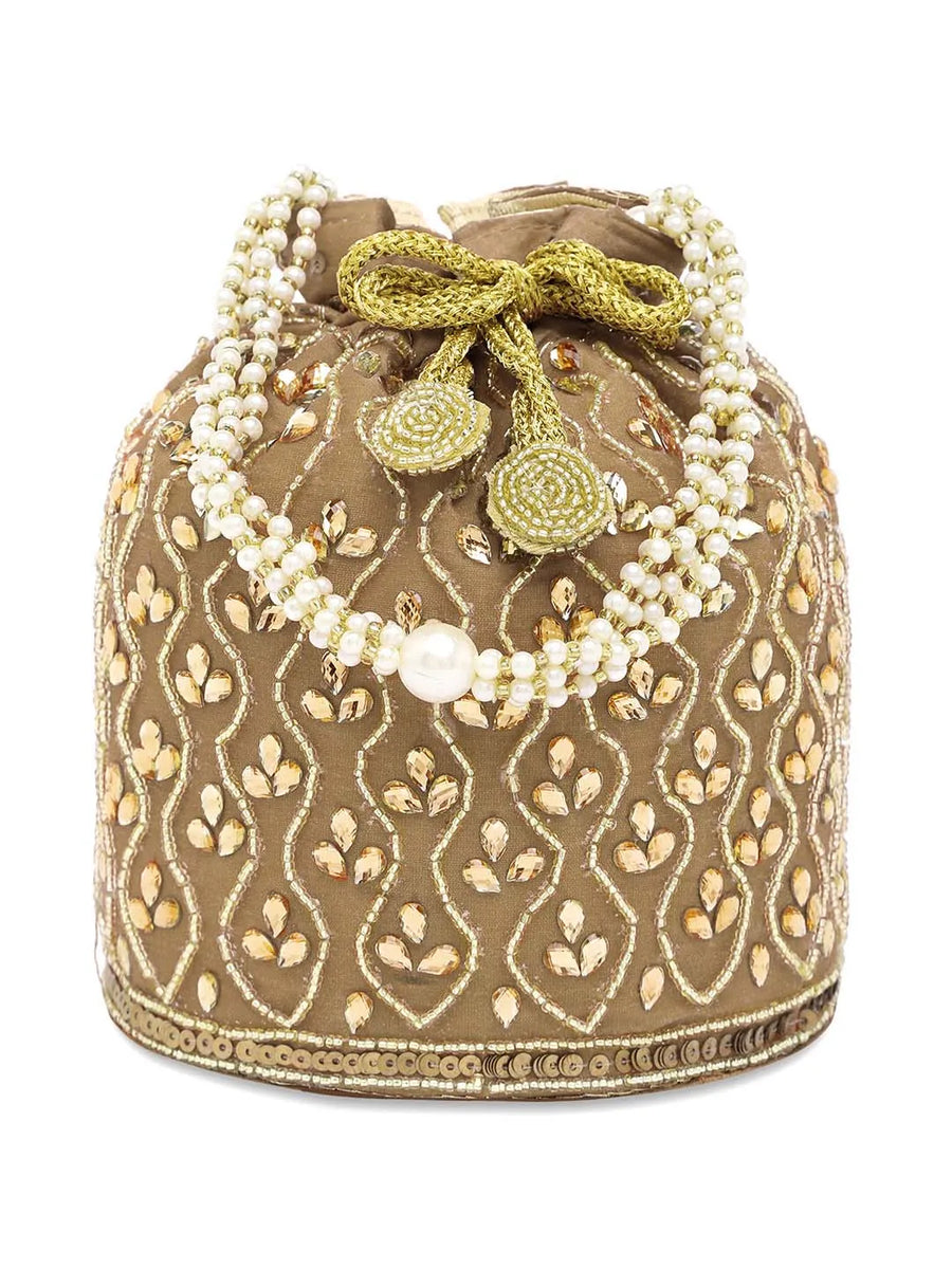 Fashion Brides – Modern Bridal Jewellery Collection | Peora