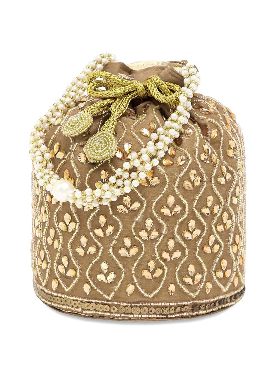 Fashion Brides – Modern Bridal Jewellery Collection | Peora