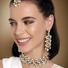 Charm in Every Strand Pearl Choker