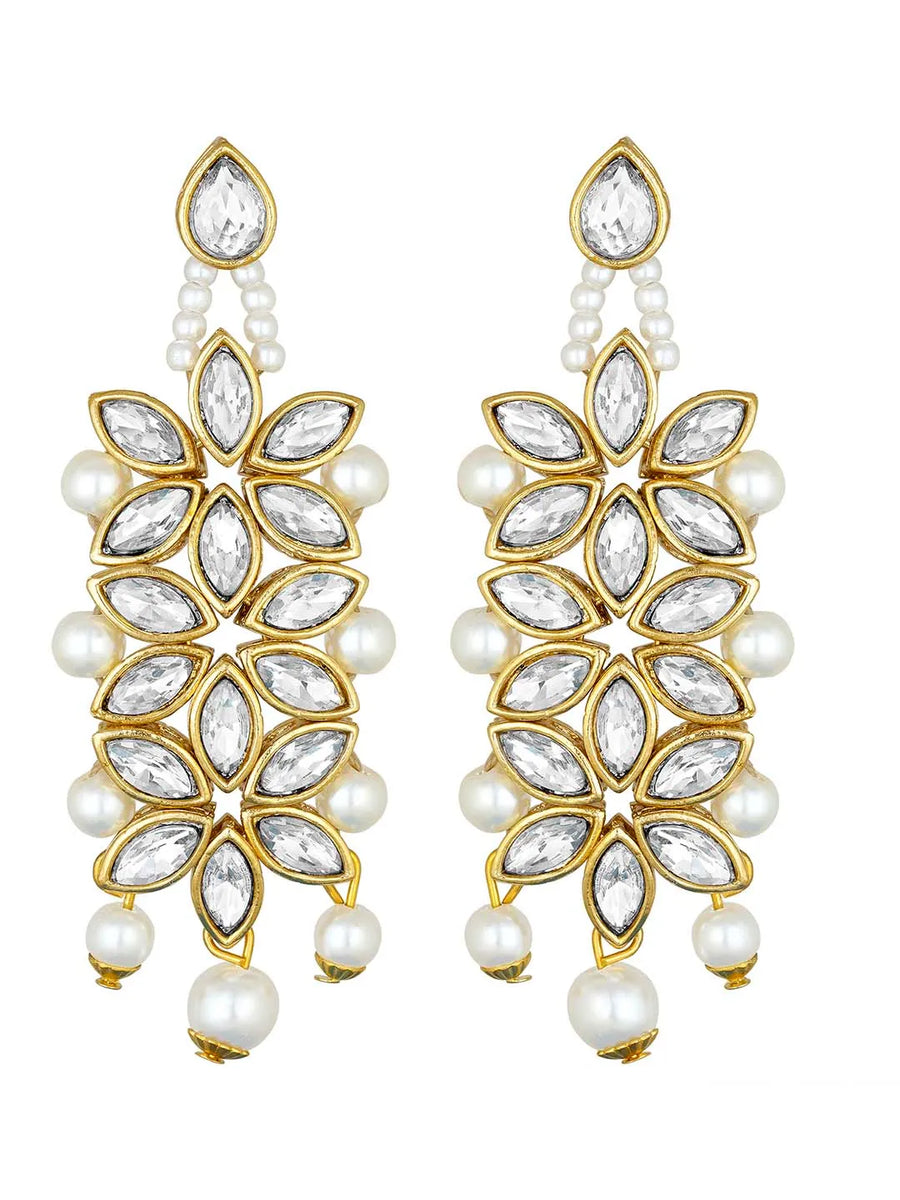 Charm in Every Strand Pearl Choker