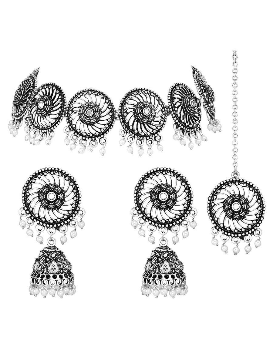 Moon Necklace by Peora – Celestial Elegance & Timeless Style