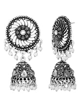 Moon Necklace by Peora – Celestial Elegance & Timeless Style