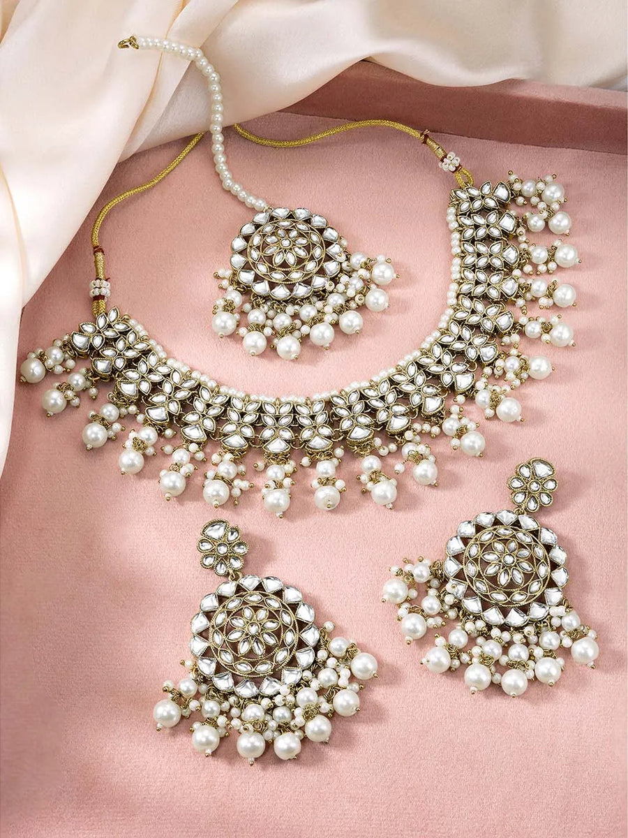 Necklace Set by Peora – Elegant Designs for Every Occasion