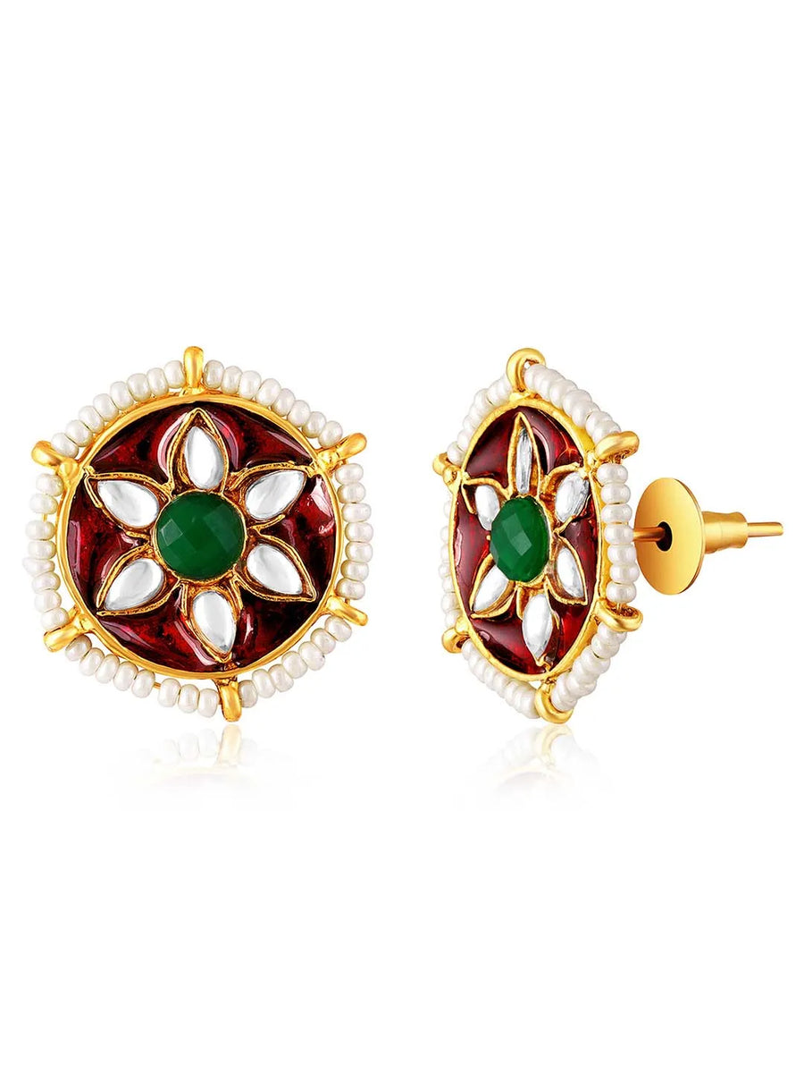 Glowing Gleaming Pearls Choker Set