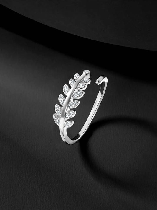 Starlight Ring by Peora – Shine Bright with Elegant Sparkle