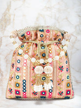 Potli Perfection Elegant Wristlet