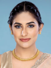 Timeless Chic Short Necklace Set