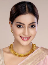 Glamour in Stylish Short Necklace Set