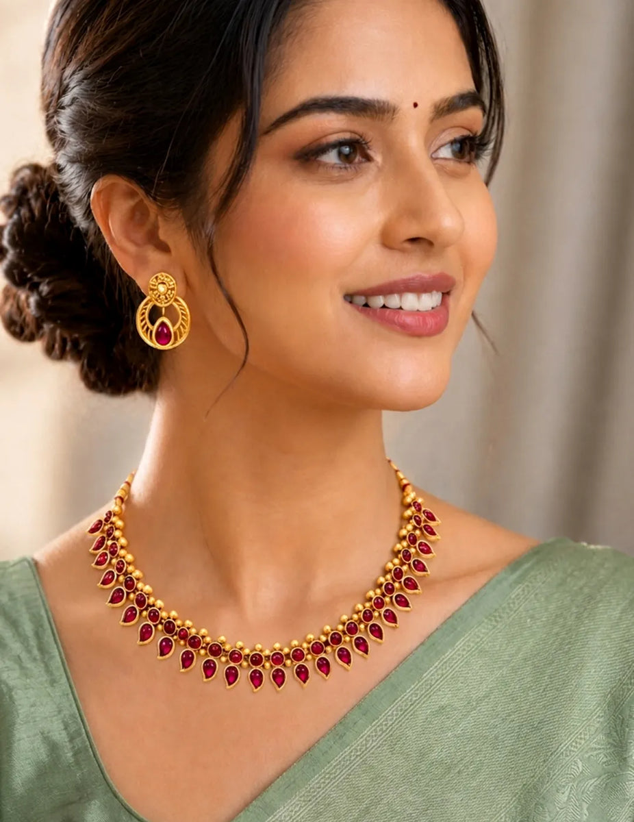 Peora Ruby Floral Teardrop Necklace Set - Gold