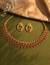 Peora Ruby Floral Teardrop Necklace Set - Gold