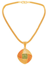 Peora Heritage Grid Pendent  Necklace Set - Gold