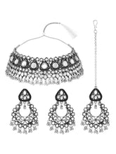 Radiant Silver Embrace Necklace Set