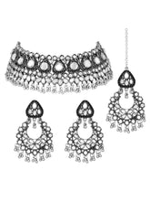 Radiant Silver Embrace Necklace Set