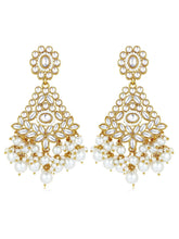 Glamorous Gleaming Bridal Maang Tikka
