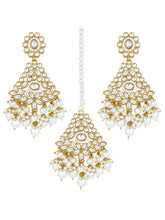Glamorous Gleaming Bridal Maang Tikka