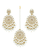 Regal Timeless Maang Tikka Set