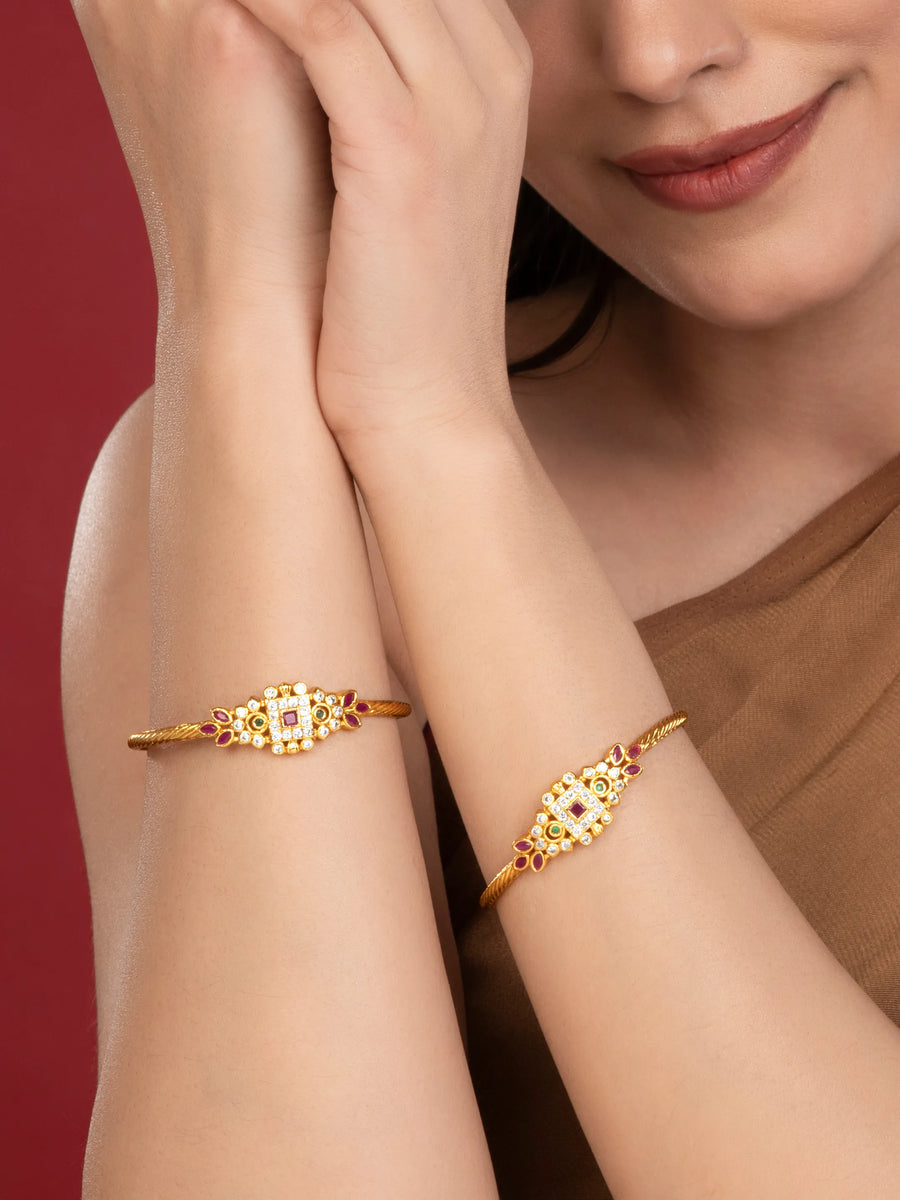 Minimalistic Traditional Floral Bangle