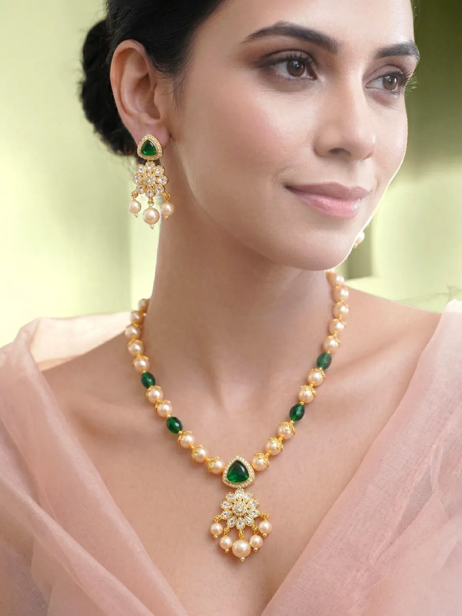 Peora Floral Kundan Emerald Pearl Pendant Set