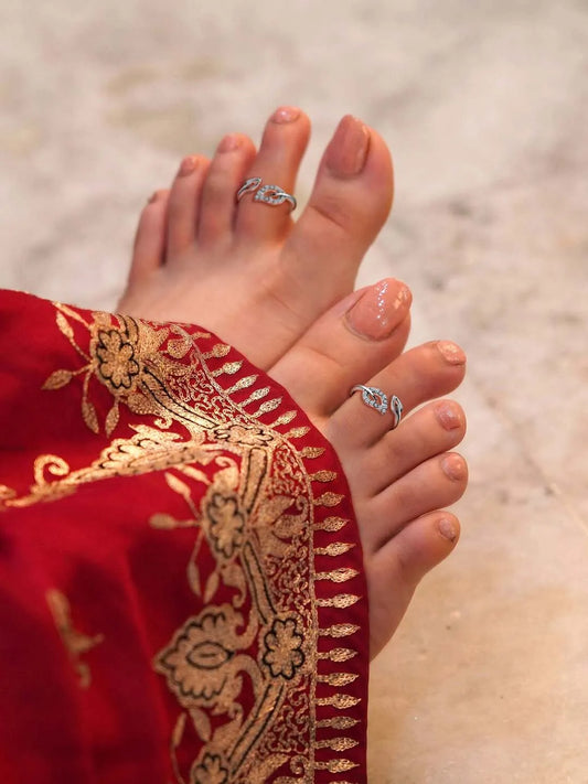 Floral Toe Rings for Women | Elegant Floral Foot Jewellery by Peora

