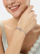 Elegant Crown Style Kada Bracelet - Silver