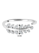 Enchanting Leafy Starlight Ring