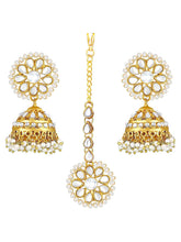 Graceful Jhumki Pearl Kundan Maangtikka Set