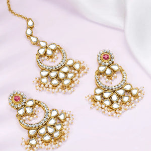 Graceful Chandbali Kundan Maangtikka