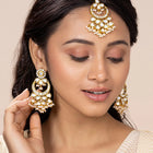 Graceful Lustrous Maang Tikka Set - White