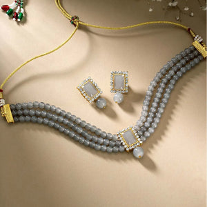 Chic & Timeless Pearl Choker Set