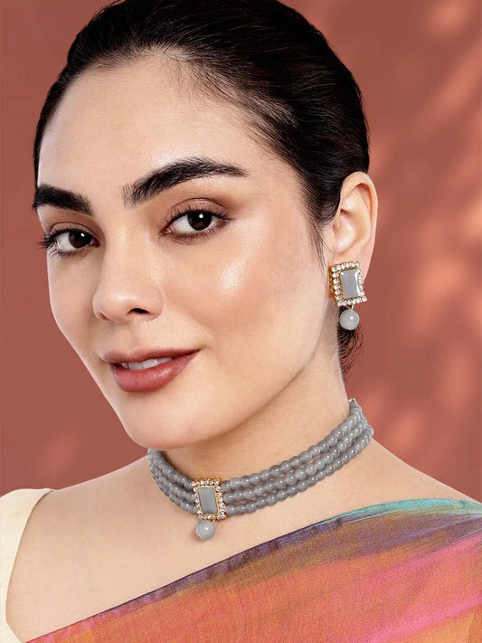 Chic & Timeless Pearl Choker Set - Grey