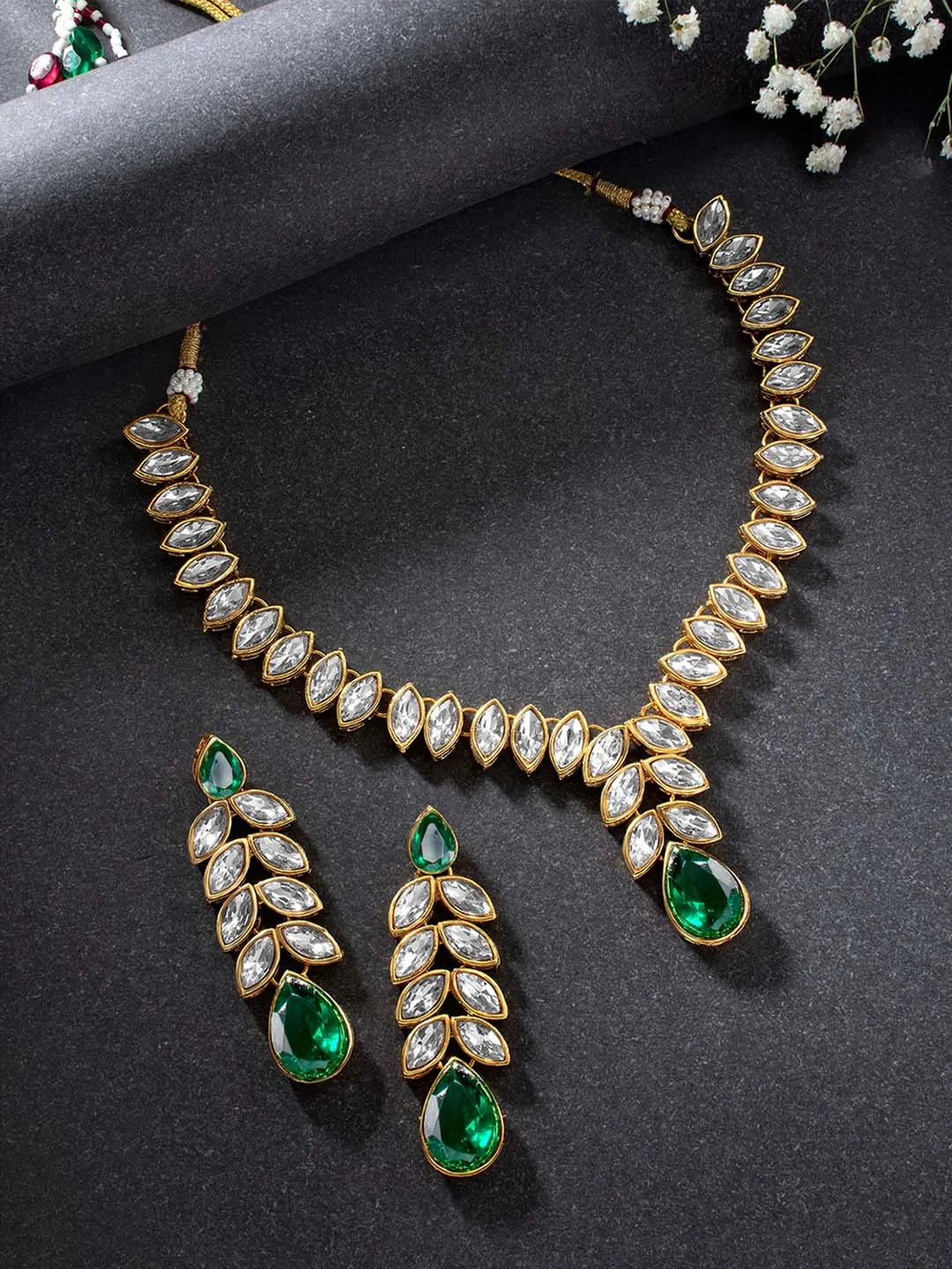 Effortless Sparkle Kundan Necklace Set
