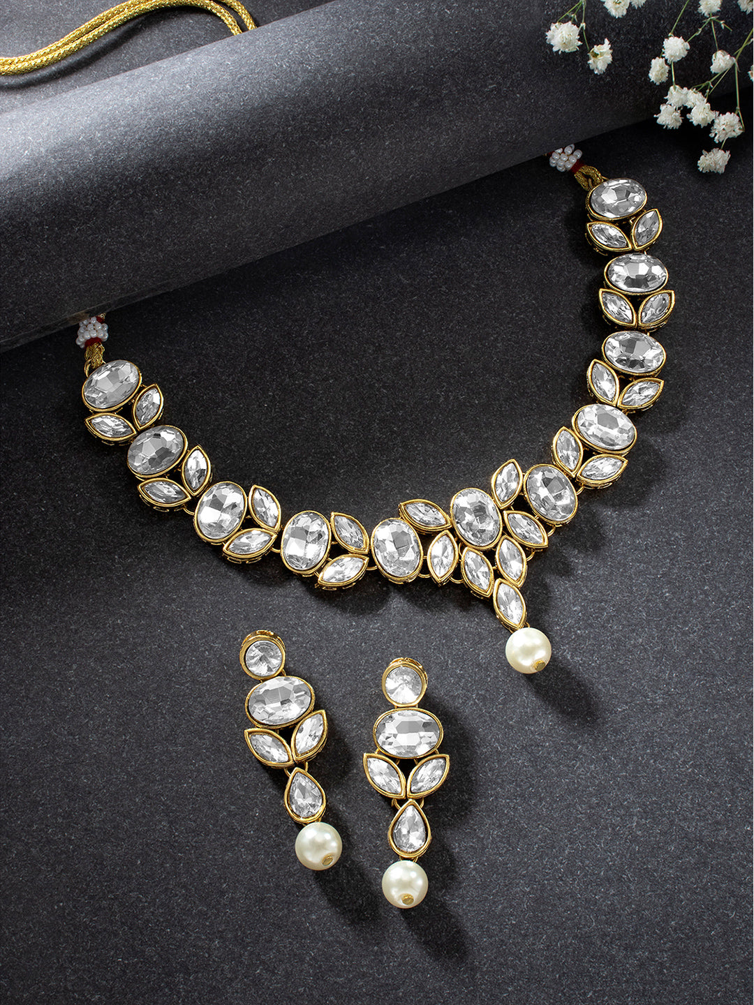 Chic Simplicity Kundan Necklace Set