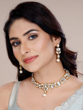 Chic Simplicity Kundan Necklace Set