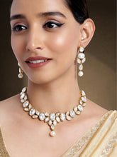 Chic Simplicity Kundan Necklace Set