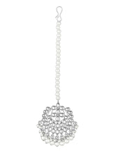 Bridal Splendour Kundan Pearls Set. Silver-plated layered bridal necklace set with pearls, kundan and matching earrings, complemented by a maang tikka.