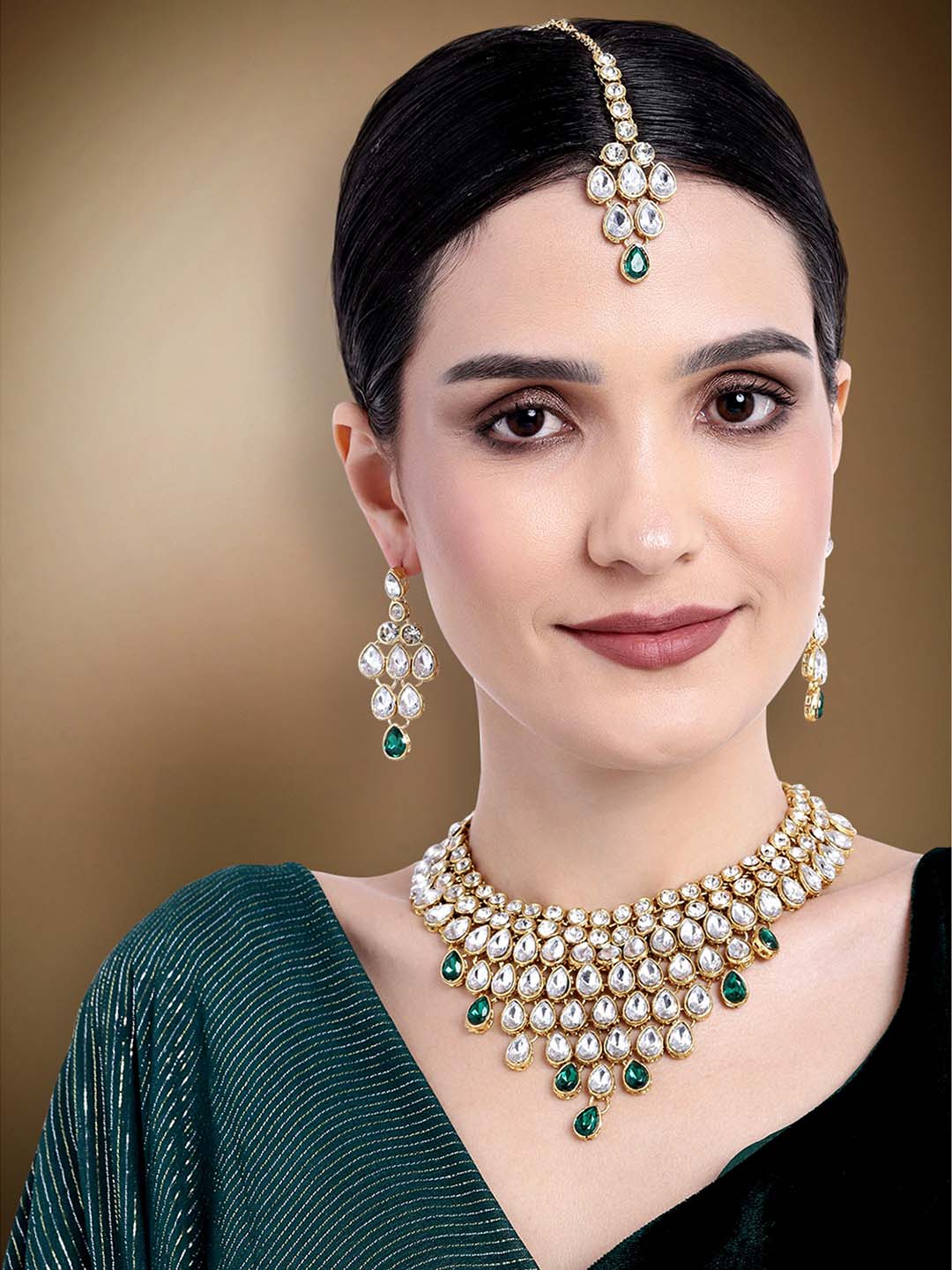 Pure Radiance Green Stone Necklace Set