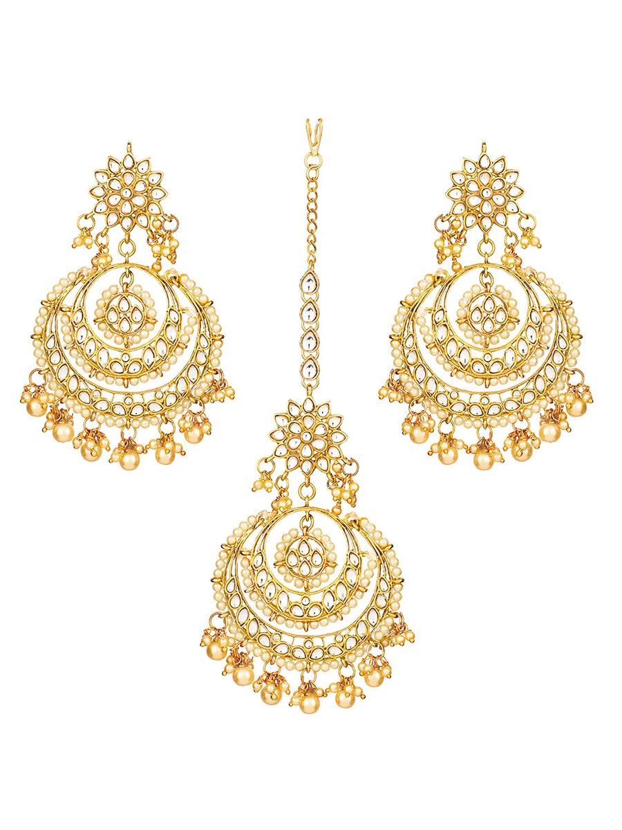 Radiance Kundan Pearl Maangtikka Set. Gold-plated chandbali-style earrings & Maangtikka with pearls and kundan.