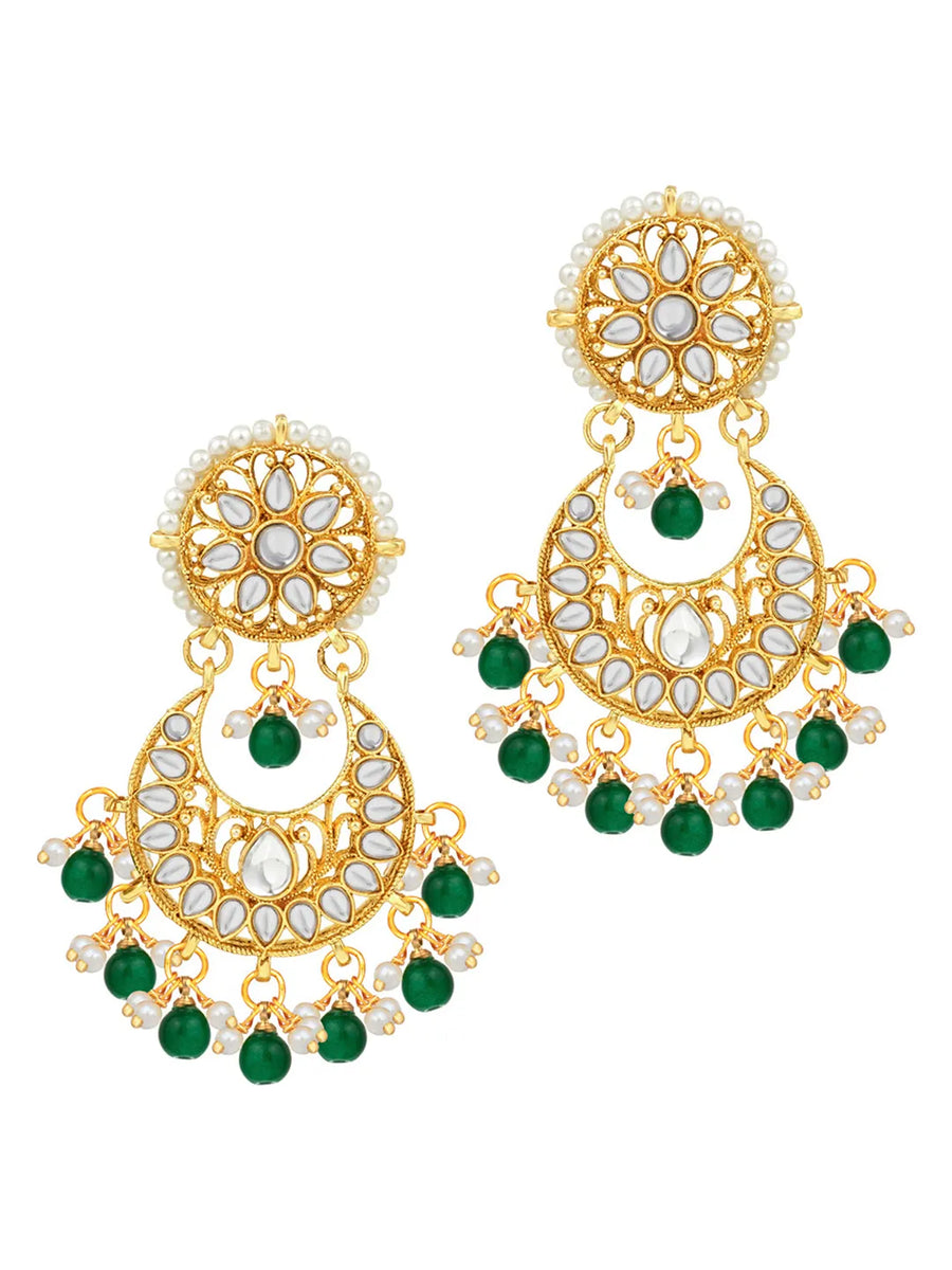 Divine Grace Kundan Bridal Set. Gold and green Kundan necklace set with pearls, matching earrings, and maang tikka.