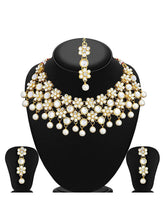 Floral Elegance Kundan Pearl Maangtikka Necklace Set