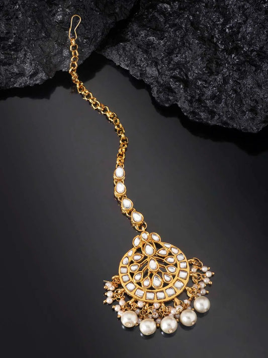 Kundan Pearl Maangtikka – Graceful Bridal Forehead Jewellery | Peora

