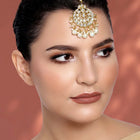 Kundan Pearl Maangtikka – Graceful Bridal Forehead Jewellery | Peora

