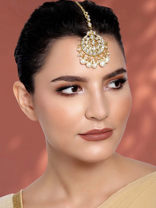 Kundan Pearl Maangtikka – Graceful Bridal Forehead Jewellery | Peora

