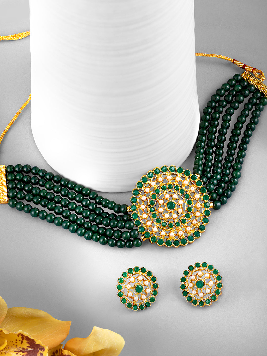 Chic Greens Faux Pearls Stones Choker Set