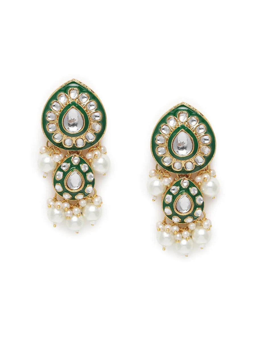 Pearled Petals Kundan Wedding Set. Gold and green Kundan necklace set with pearls, matching earrings, and maang tikka ideal for festive and traditional wear.