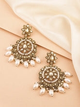 Pearl Crystal Bloom Maangtikka Set - Champagne
