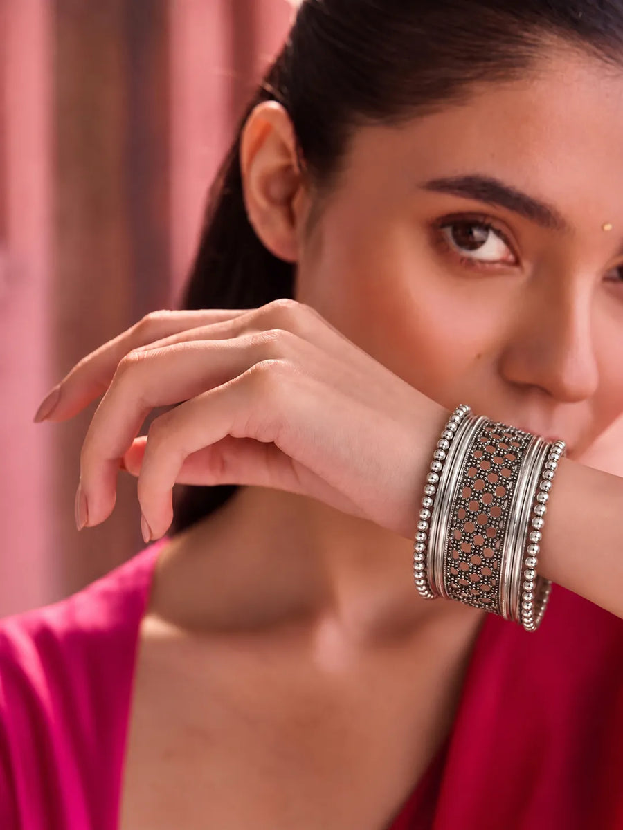 Rhodium Plated Oxidised Lattice Bangle Set