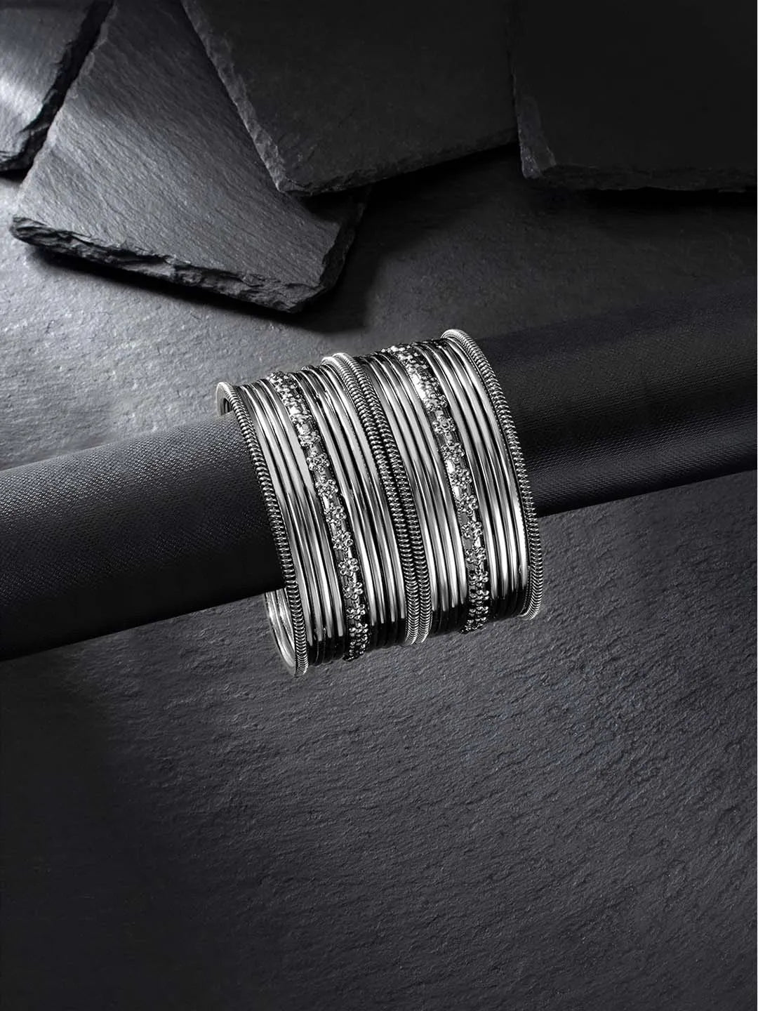 Chic Bangle Set by Peora – Modern Elegance for Every Look
